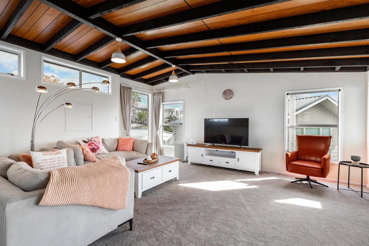 Вилла Couches, Bar Table & Kawau View Snells Beach Экстерьер фото